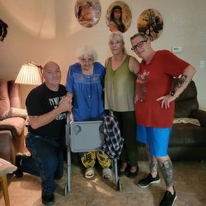 Meet your Posher, Linda